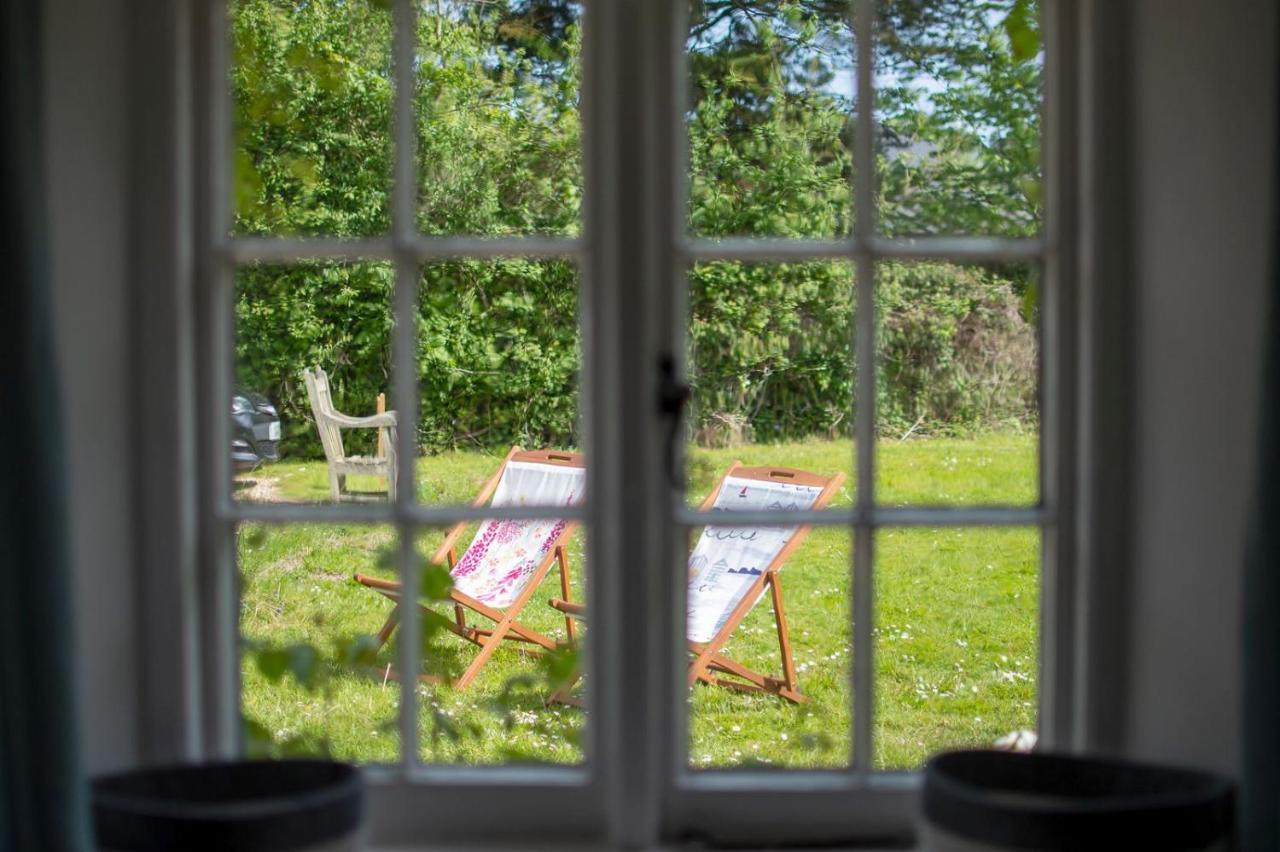 Adorable Two Bed Norfolk Broads Holiday Home - River Views With Moorings & Fishing Stalham Eksteriør bilde